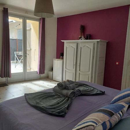 Mas Des Cigognes Bed and Breakfast Le Thor Exteriör bild