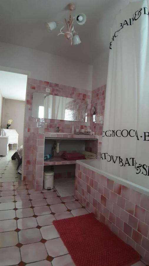 Mas Des Cigognes Bed and Breakfast Le Thor Exteriör bild