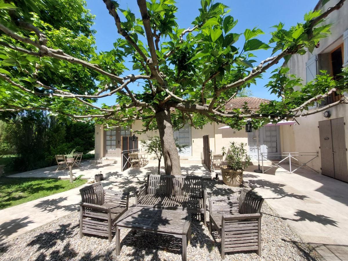 Mas Des Cigognes Bed and Breakfast Le Thor Exteriör bild