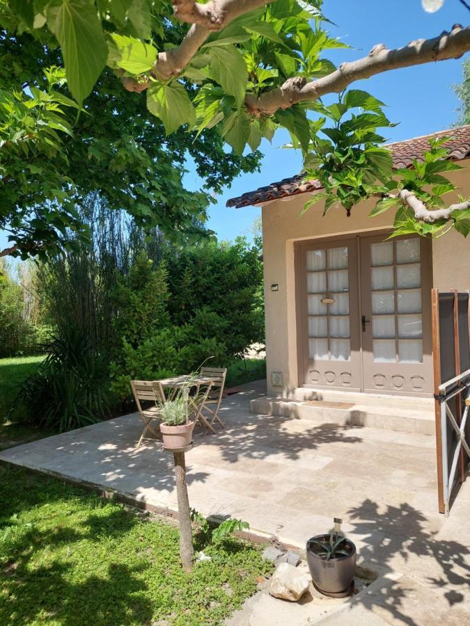 Mas Des Cigognes Bed and Breakfast Le Thor Exteriör bild