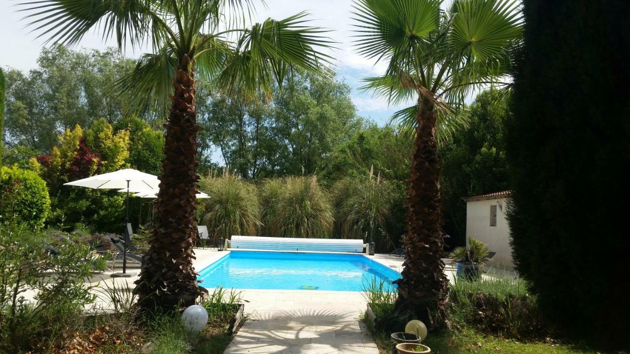 Mas Des Cigognes Bed and Breakfast Le Thor Exteriör bild